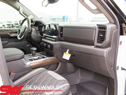 New 2025 Chevrolet Silverado 1500 LT Trail Boss w/ Convenience Package II AWD/4WD image 47