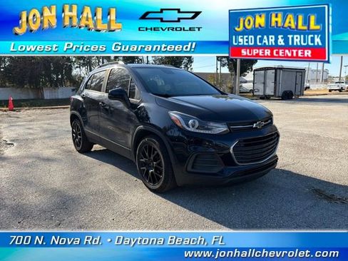 Used 2021 Chevrolet Trax LT w/ Sport Edition image 1
