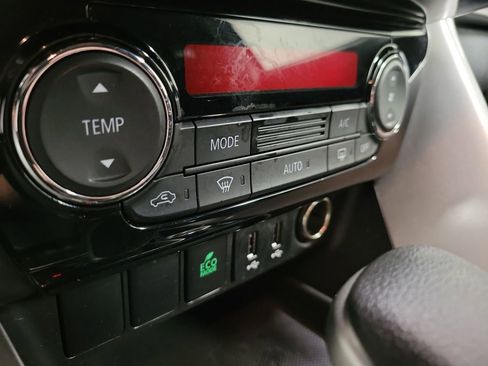 Used 2020 Mitsubishi Eclipse Cross LE image 18