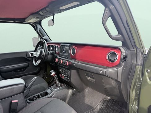 Used 2021 Jeep Gladiator Rubicon w/ Cold Weather Group image 42