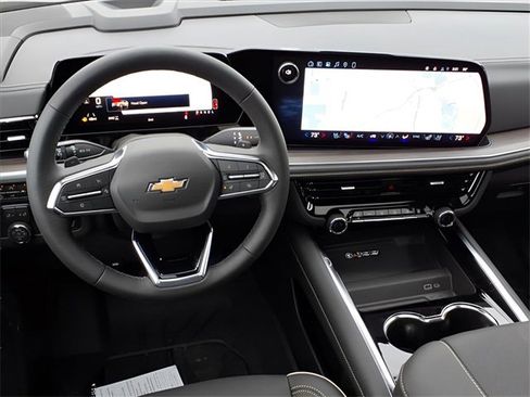 New 2026 Chevrolet Suburban Premier image 18