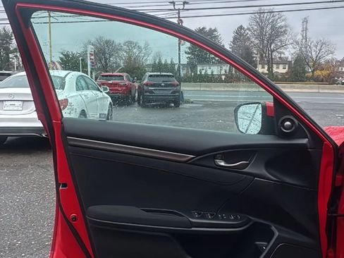 Used 2018 Honda Civic Si image 9