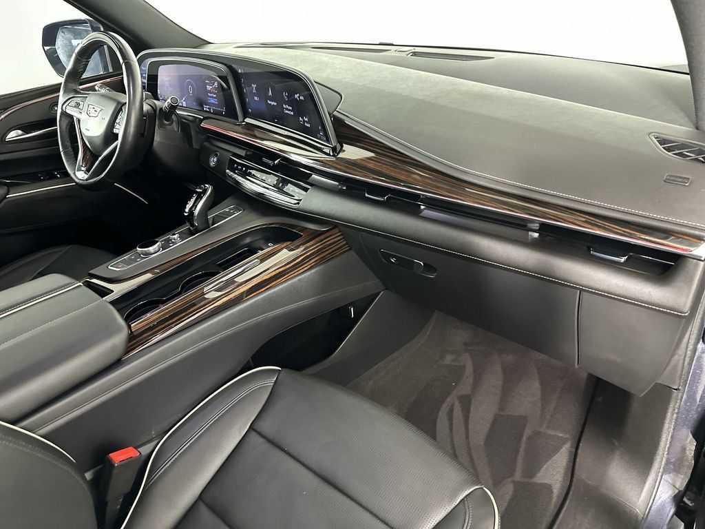 Used 2023 Cadillac Escalade ESV Premium Luxury w/ LPO, Floor Liner Package AWD/4WD image 32