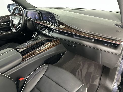 Used 2023 Cadillac Escalade ESV Premium Luxury w/ LPO, Floor Liner Package AWD/4WD image 32