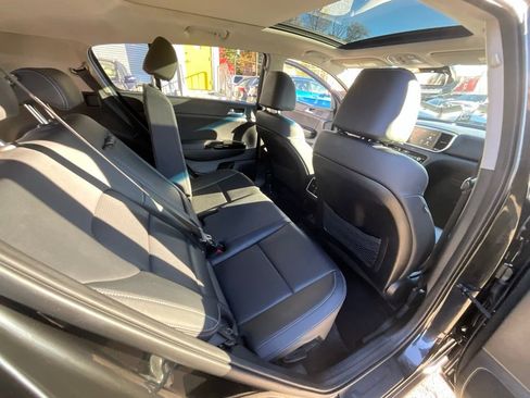 Used 2022 Kia Sportage EX image 26