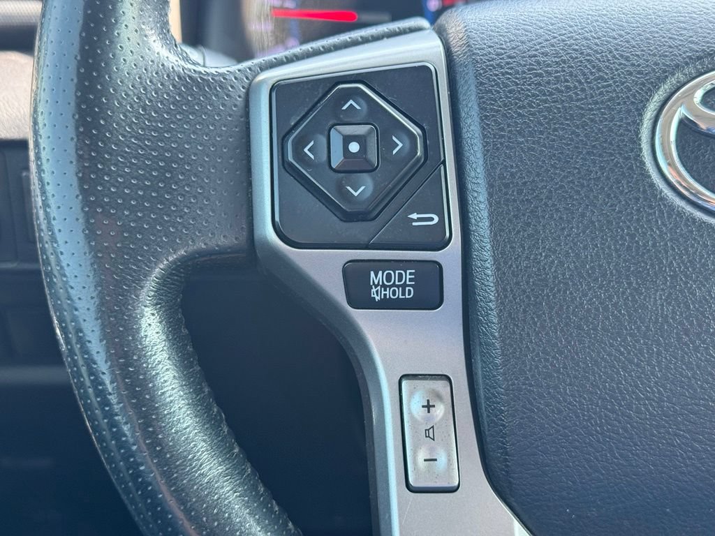 Used 2018 Toyota 4Runner Limited AWD/4WD image 25