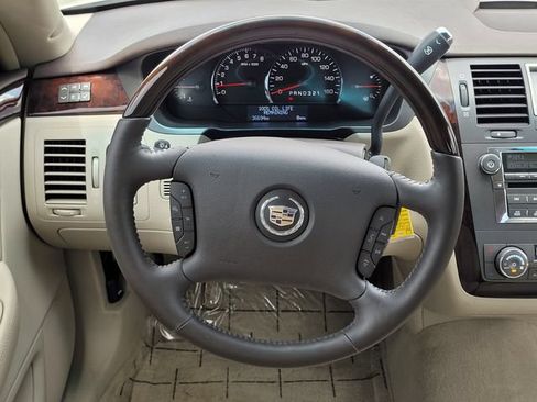Used 2010 Cadillac DTS Luxury FWD image 12