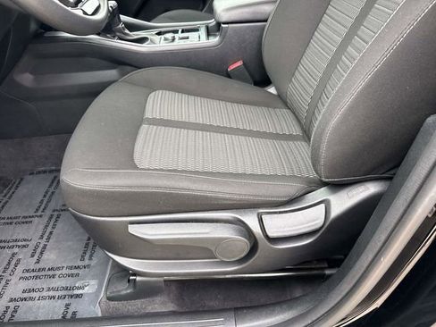 Used 2025 Kia Sorento LX image 23