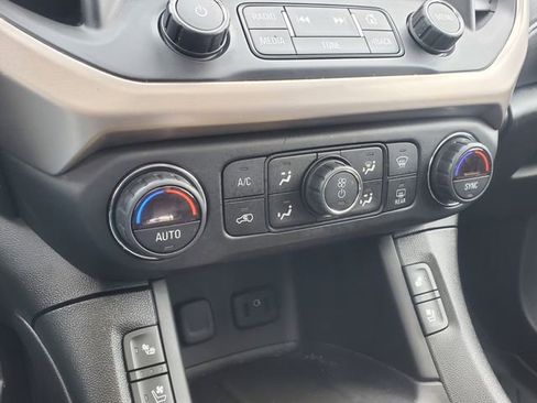 Used 2017 GMC Acadia Denali w/ Technology Package image 31