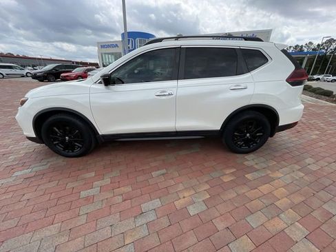 Used 2018 Nissan Rogue SV w/ Premium Package image 28