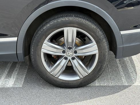 Used 2021 Volkswagen Tiguan SEL FWD image 10