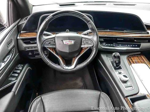 Used 2023 Cadillac Escalade Premium Luxury w/ LPO, Radiant Package AWD/4WD image 17