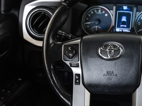 Used 2016 Toyota Tacoma Limited w/ Towing Package RWD image 17