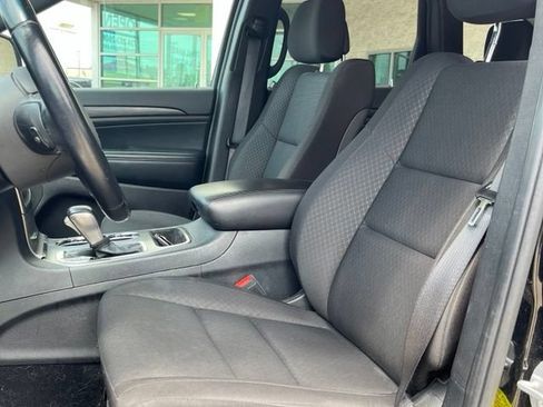 Used 2020 Jeep Grand Cherokee Laredo AWD/4WD image 10
