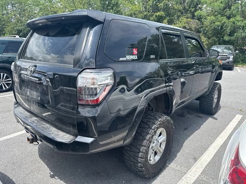 Used 2017 Toyota 4Runner SR5 Premium AWD/4WD image 4