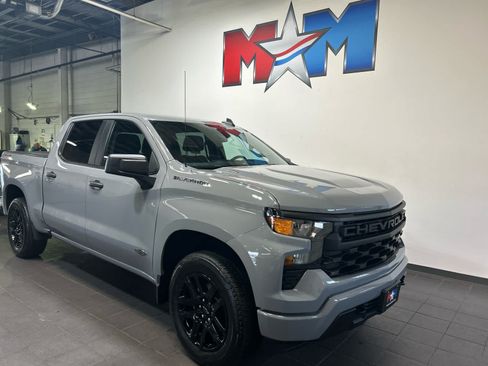 Used 2024 Chevrolet Silverado 1500 Custom AWD/4WD image 2