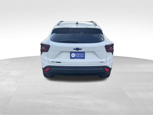 Used 2025 Chevrolet Trax RS FWD image 5