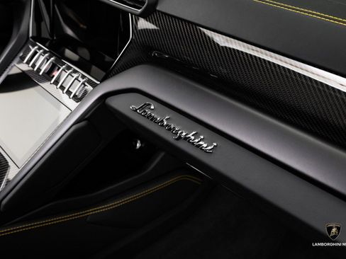 Used 2023 Lamborghini Urus S image 46