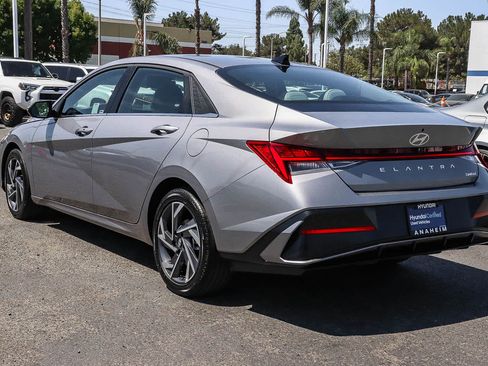 Used 2026 Hyundai Elantra Limited FWD image 9