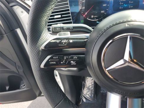 Used 2025 Mercedes-Benz GLS 450 4MATIC image 17
