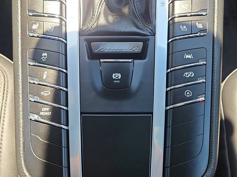 Certified 2020 Porsche Macan GTS AWD/4WD image 21