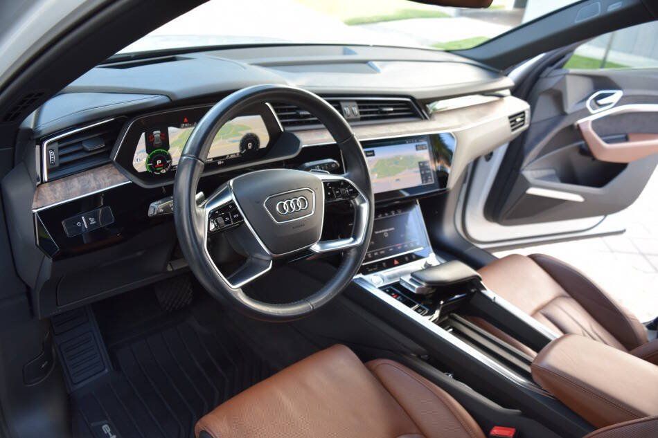 Used 2019 Audi e-tron Prestige w/ Prestige Package AWD/4WD image 42