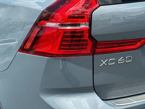 Certified 2023 Volvo XC60 B5 Plus AWD/4WD image 26