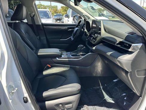 Used 2023 Toyota Highlander Limited AWD/4WD image 20