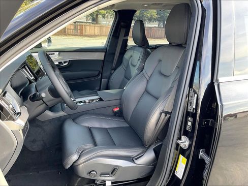 New 2026 Volvo XC90 T8 Ultra w/ Lounge Package image 11