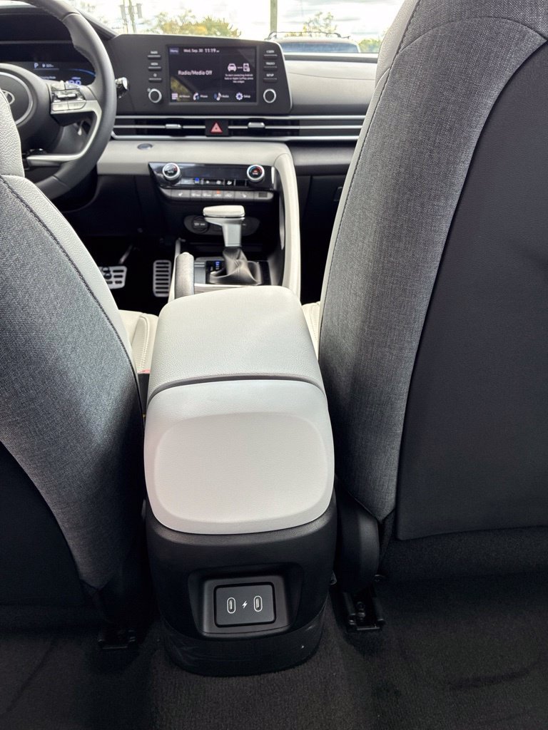 New 2026 Hyundai Elantra SEL Sport FWD image 14