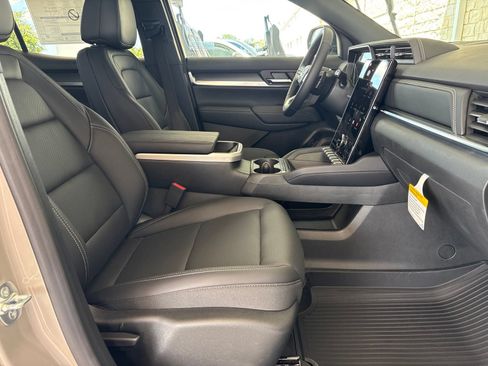 New 2027 GMC Terrain Elevation w/ Elevation Premium Package FWD image 19