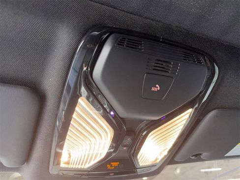 Used 2021 BMW 430i Coupe w/ M Sport Package image 39