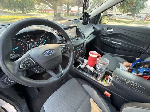 Used 2019 Ford Escape SE FWD image 19