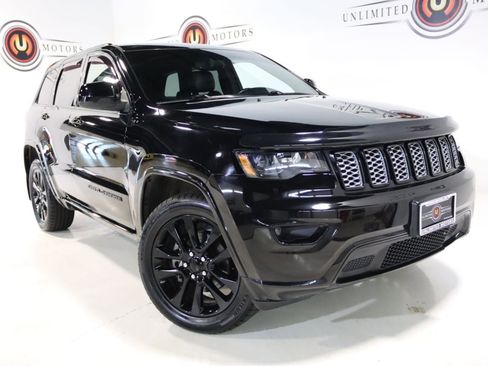 Used 2019 Jeep Grand Cherokee Altitude AWD/4WD image 18