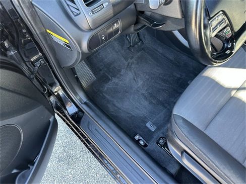 Used 2017 Kia Forte S image 23