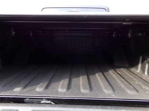 Used 2023 Jeep Gladiator Overland w/ Cold Weather Group image 19