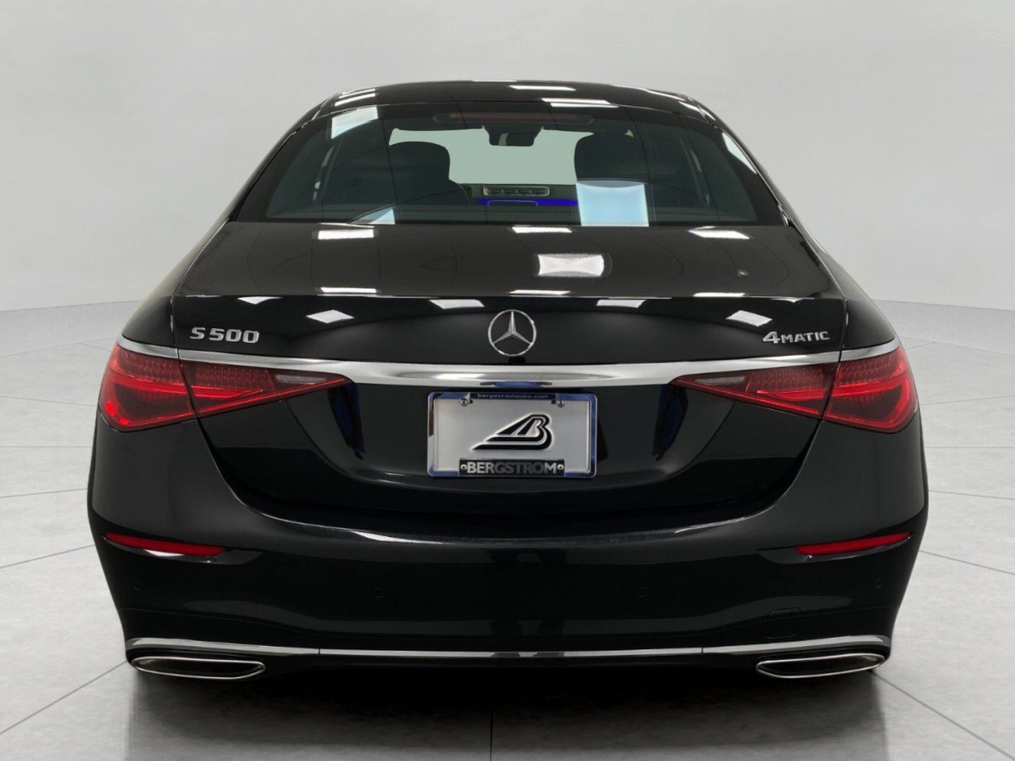 Certified 2023 Mercedes-Benz S 500 4MATIC image 4