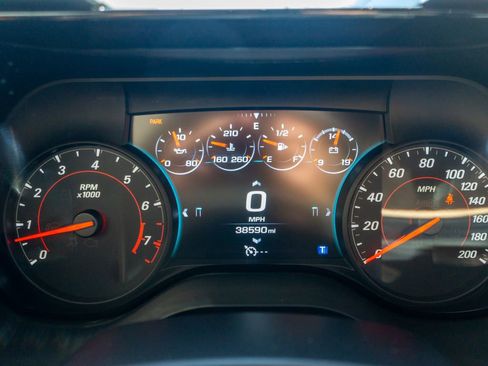 Used 2017 Chevrolet Camaro SS image 22