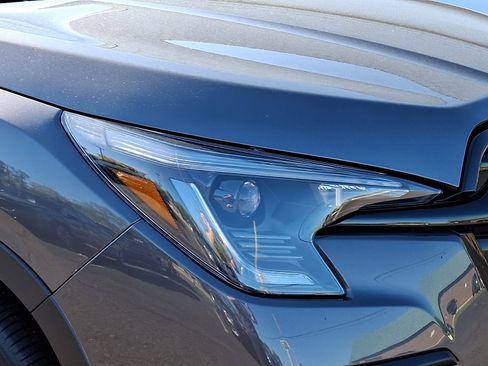 Certified 2025 Subaru Ascent Bronze Edition AWD/4WD image 9
