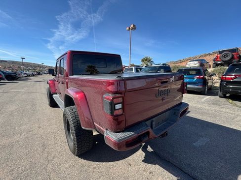 Used 2021 Jeep Gladiator Overland image 3