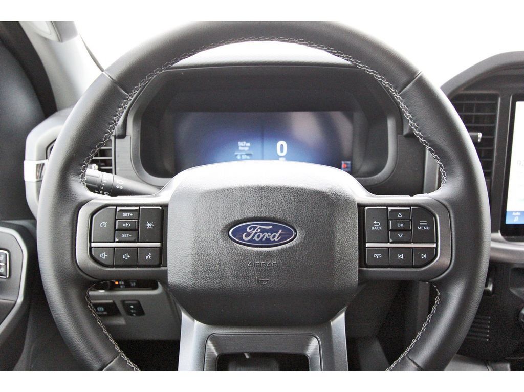 Used 2025 Ford F150 Lightning XLT AWD/4WD image 16