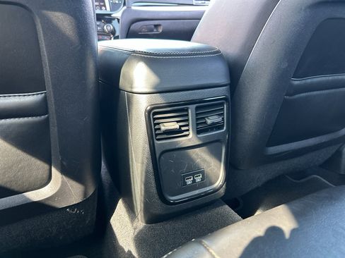 Used 2019 Chrysler 300 S image 16