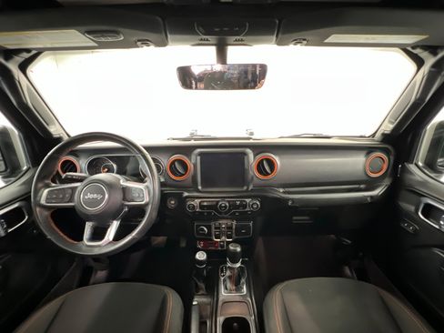Used 2023 Jeep Gladiator Mojave AWD/4WD image 10