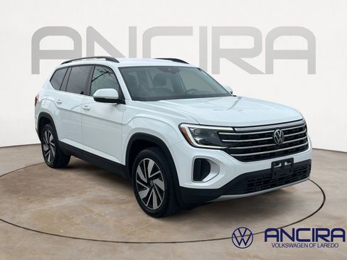 Used 2025 Volkswagen Atlas SE FWD image 1