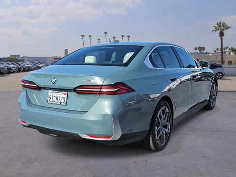 Used 2025 BMW i5 eDrive40i image 5