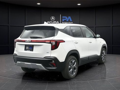 Used 2024 Kia Seltos LX AWD/4WD image 25