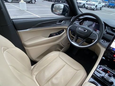 Used 2022 Jeep Grand Cherokee Limited 4xe w/ Luxury Tech Group II image 24