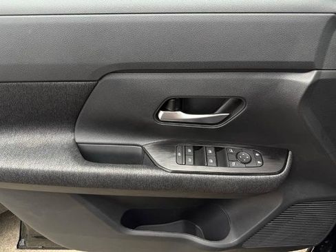 New 2026 Nissan Kicks SV w/ Charging Package FWD image 18