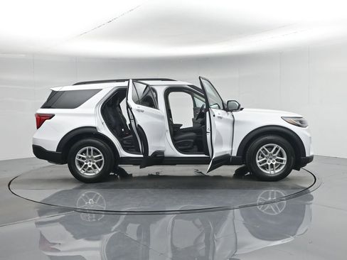 New 2026 Ford Explorer Active RWD image 35