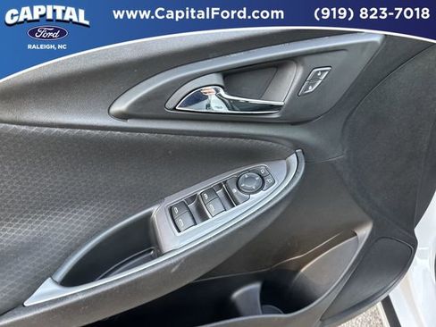 Used 2024 Chevrolet Malibu LT image 20